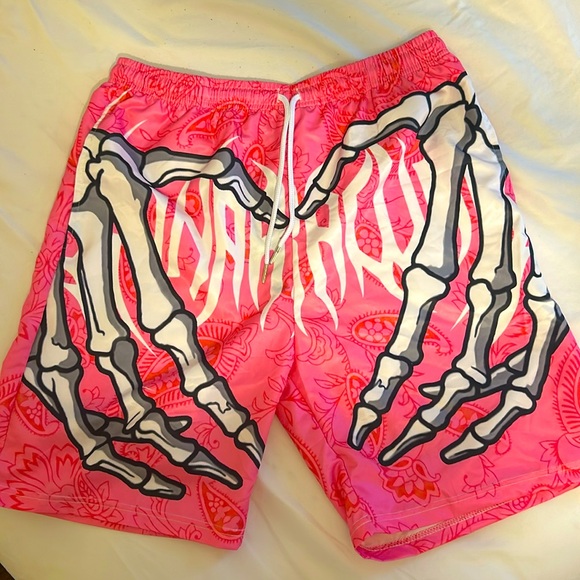 Skull Heart Pink Shorts | Graphic Shorts - Picture 1 of 2